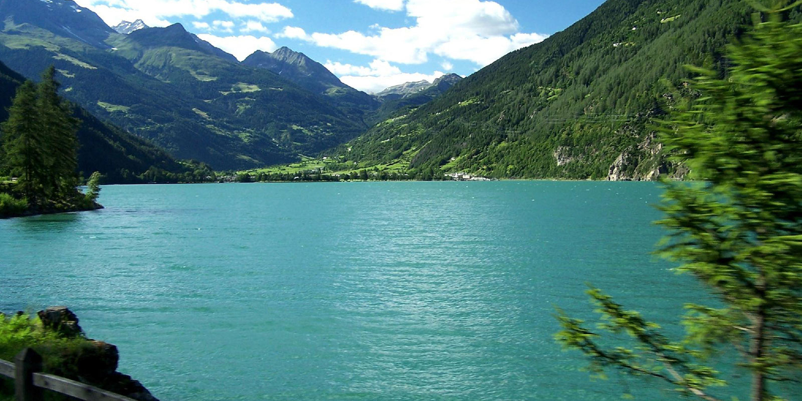 Lago en ambiente alpino
